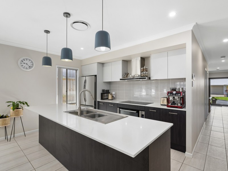 4 Beilby Crescent, Pimpama QLD 4209