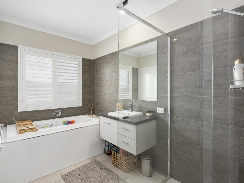 4 Beilby Crescent, Pimpama QLD 4209