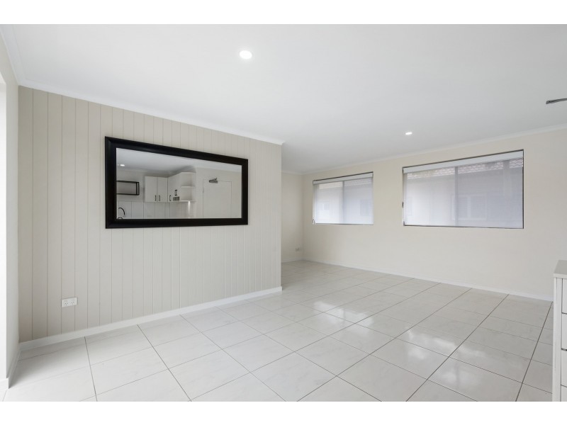 6/25 Bath Street, Labrador QLD 4215