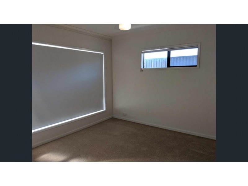 10 Cygnus Crescent, Coomera QLD 4209