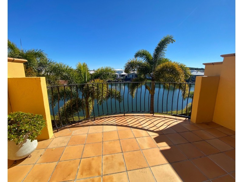 16/14 Pendraat Parade, Hope Island QLD 4212