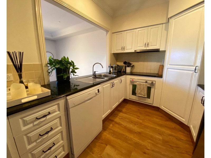 16/14 Pendraat Parade, Hope Island QLD 4212