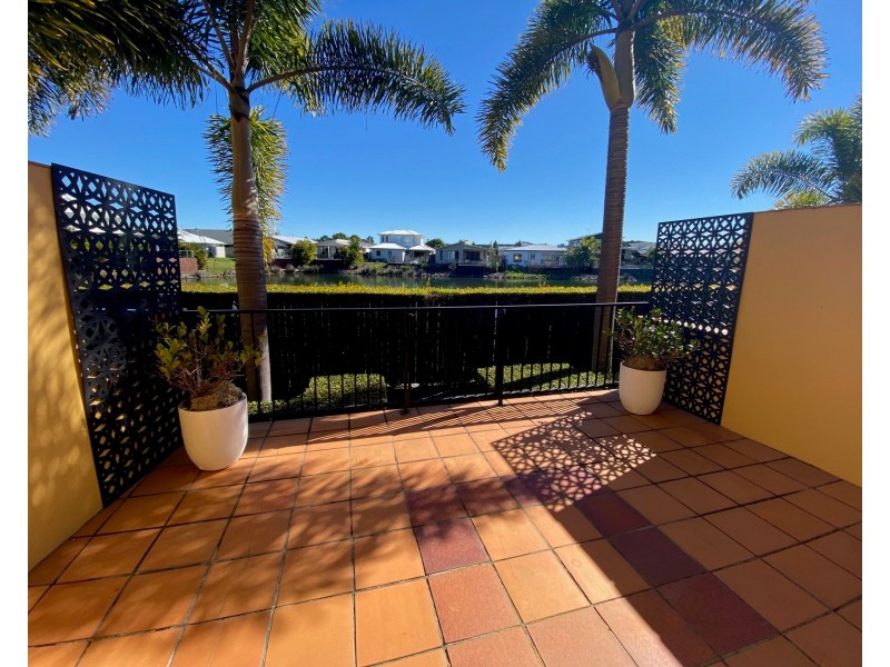 16/14 Pendraat Parade, Hope Island QLD 4212