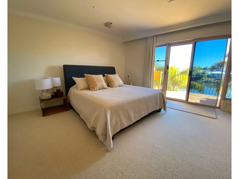 16/14 Pendraat Parade, Hope Island QLD 4212