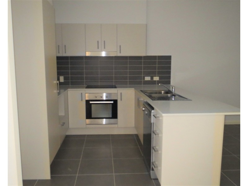 2/11 Dorretti Circuit, Upper Coomera QLD 4209