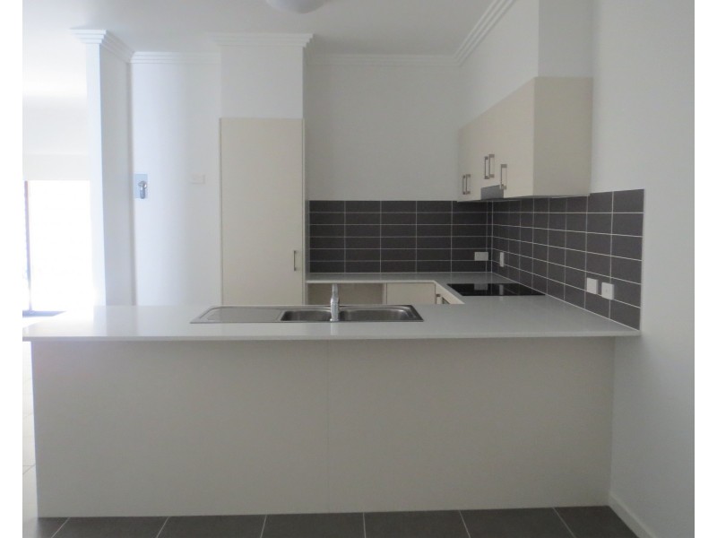 2/11 Dorretti Circuit, Upper Coomera QLD 4209