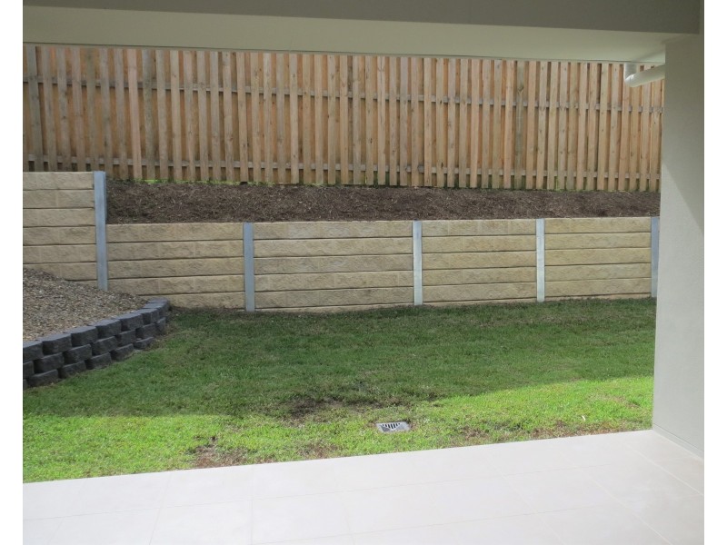 2/11 Dorretti Circuit, Upper Coomera QLD 4209