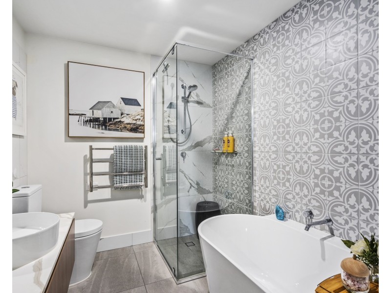 Hope Island QLD 4212