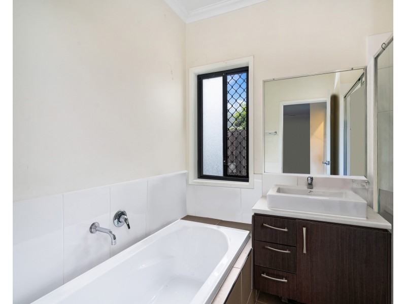 33 Coach Way, Upper Coomera QLD 4209