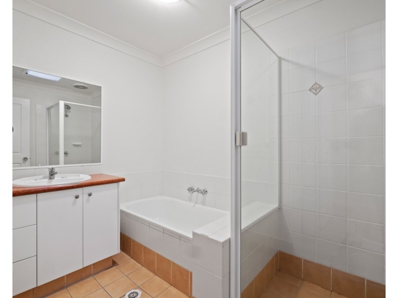 1/96 Cootharaba Drive, Helensvale QLD 4212