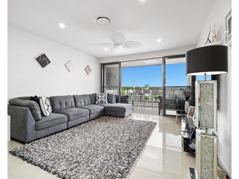 128/37 Sickle Avenue, Hope Island QLD 4212