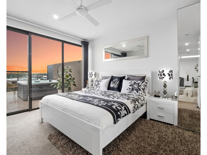 128/37 Sickle Avenue, Hope Island QLD 4212