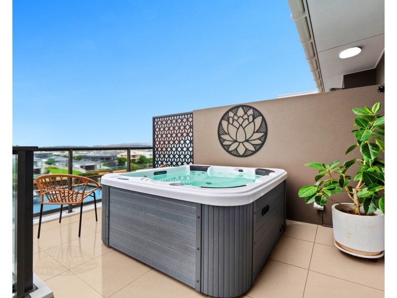 128/37 Sickle Avenue, Hope Island QLD 4212
