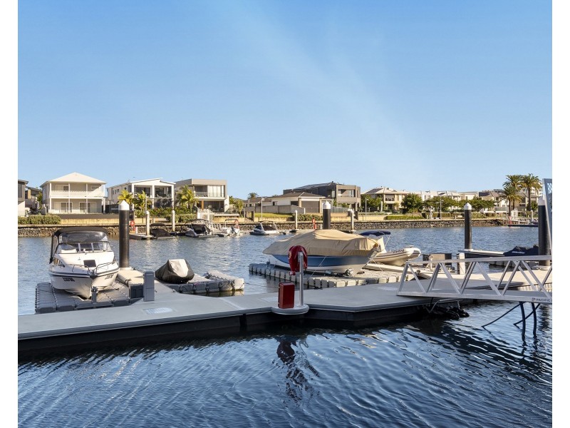128/37 Sickle Avenue, Hope Island QLD 4212