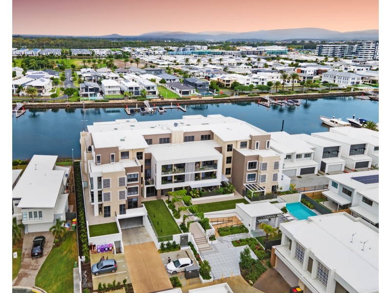 128/37 Sickle Avenue, Hope Island QLD 4212