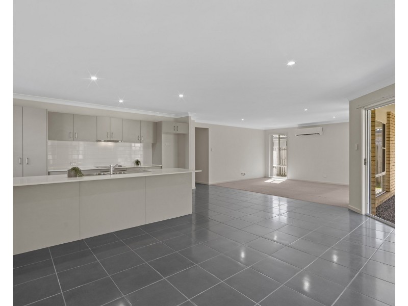 20 Vista Crescent, Pimpama QLD 4209