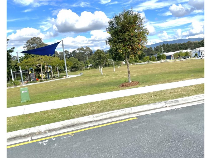 102 Fountain Street, Pimpama QLD 4209