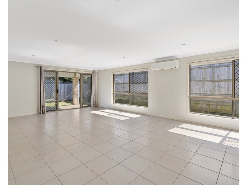 11 Ellenborough Avenue, Ormeau Hills QLD 4208