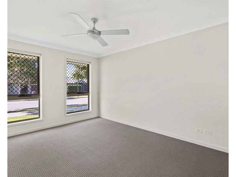 11 Ellenborough Avenue, Ormeau Hills QLD 4208