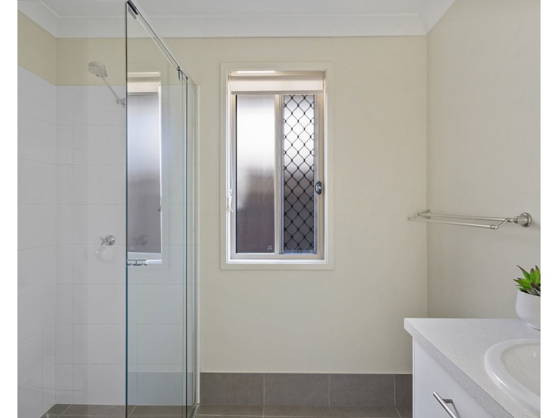 11 Ellenborough Avenue, Ormeau Hills QLD 4208