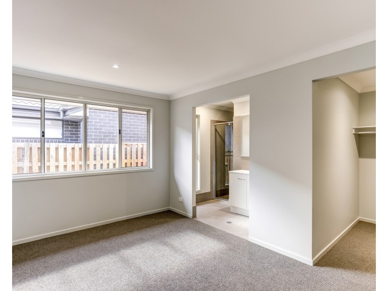 36 Kinglake Crescent, Pimpama QLD 4209