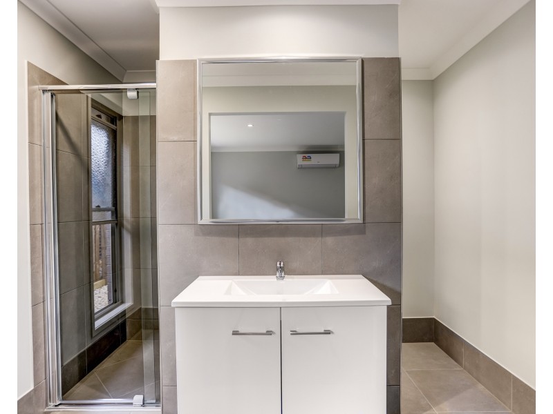 36 Kinglake Crescent, Pimpama QLD 4209