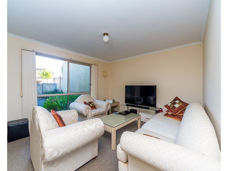 44/63 Olsen Avenue, Labrador QLD 4215