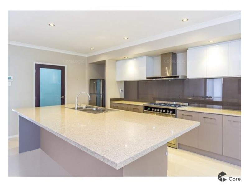 135 Riverstone Crossing, Maudsland QLD 4210