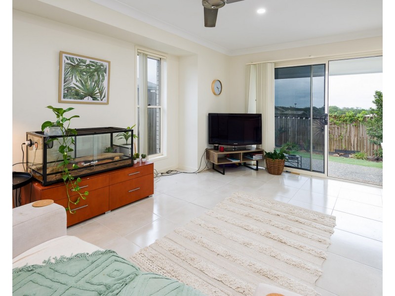 2/4 McWilliam Street, Pimpama QLD 4209