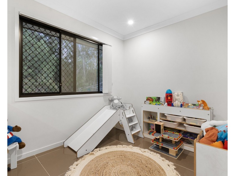33 Nightshade Crescent, Pimpama QLD 4209