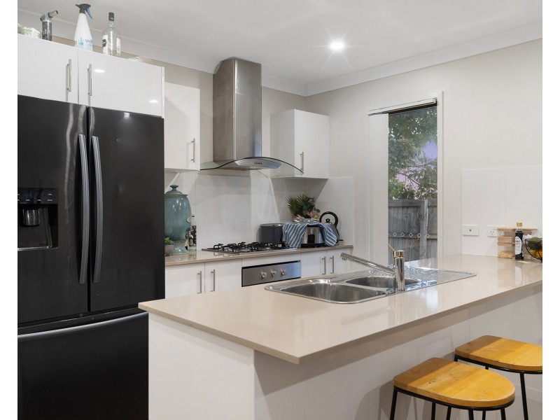 33 Nightshade Crescent, Pimpama QLD 4209