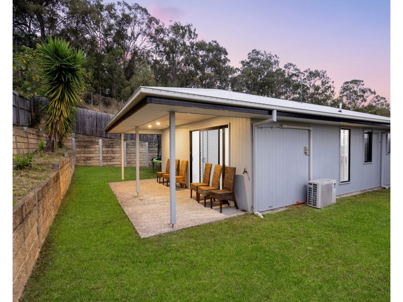 33 Nightshade Crescent, Pimpama QLD 4209