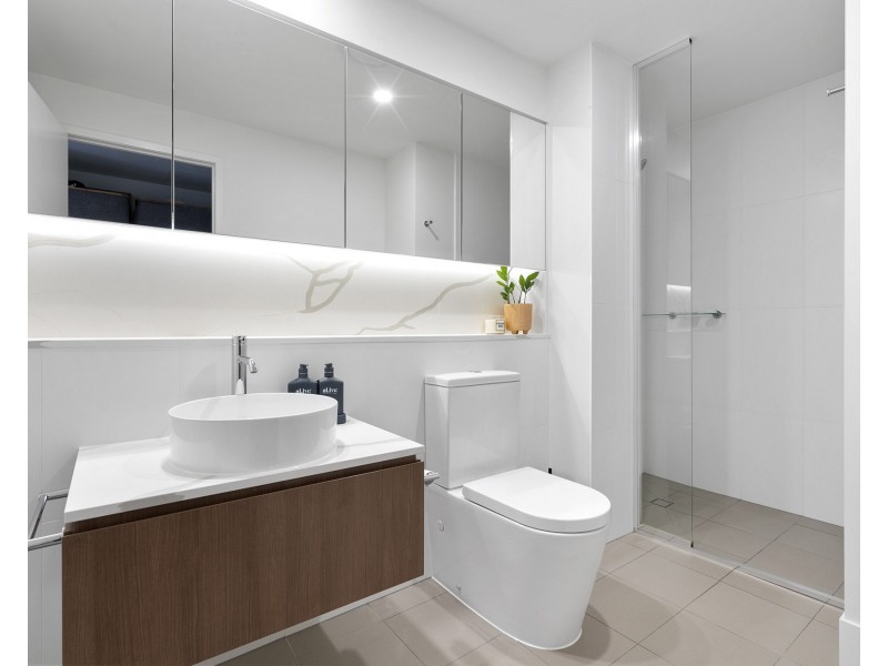 112/37 Sickle Avenue, Hope Island QLD 4212