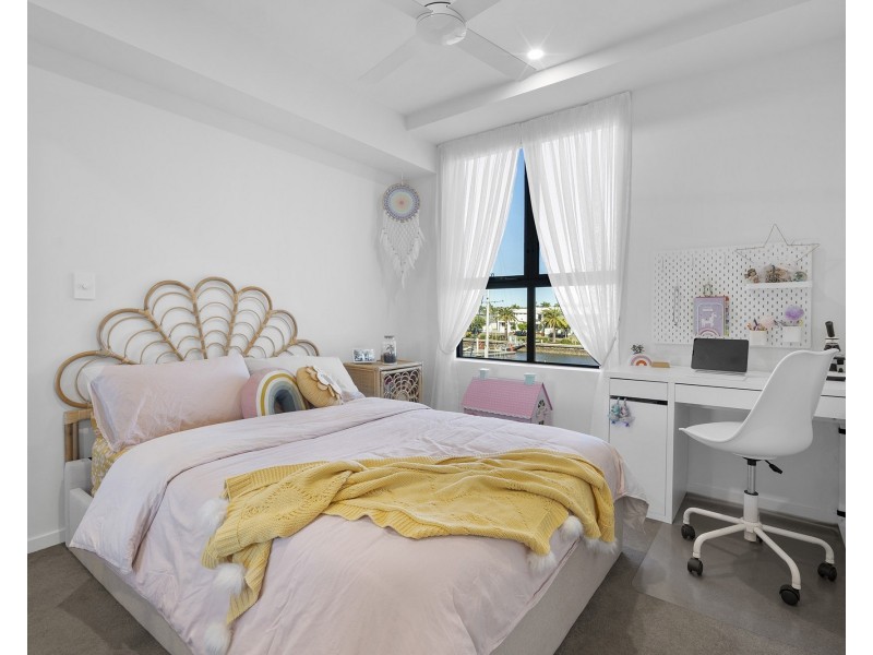 112/37 Sickle Avenue, Hope Island QLD 4212