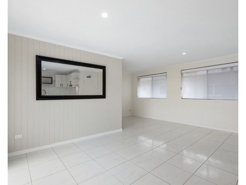 6/25 Bath Street, Labrador QLD 4215