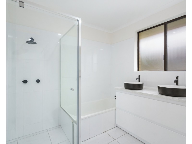 6/25 Bath Street, Labrador QLD 4215