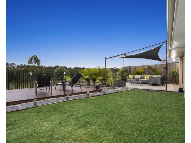37 Whitsunday Circuit, Pimpama QLD 4209