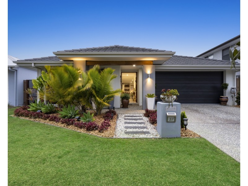37 Whitsunday Circuit, Pimpama QLD 4209