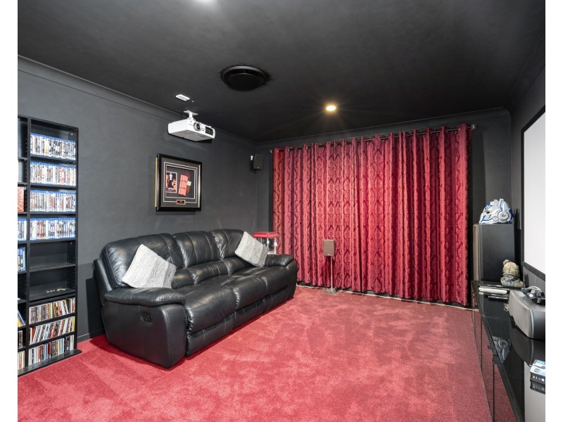 37 Whitsunday Circuit, Pimpama QLD 4209