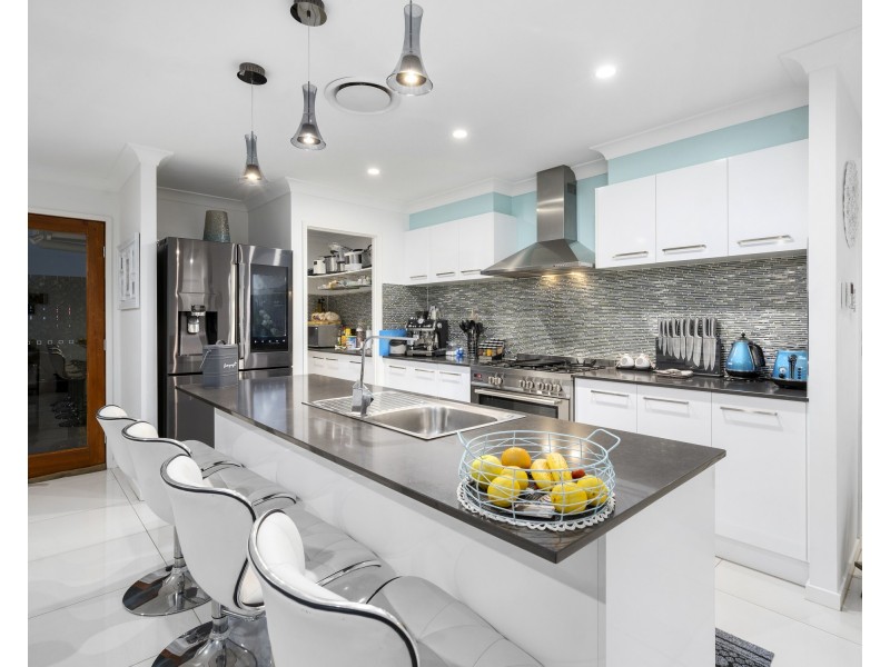 37 Whitsunday Circuit, Pimpama QLD 4209