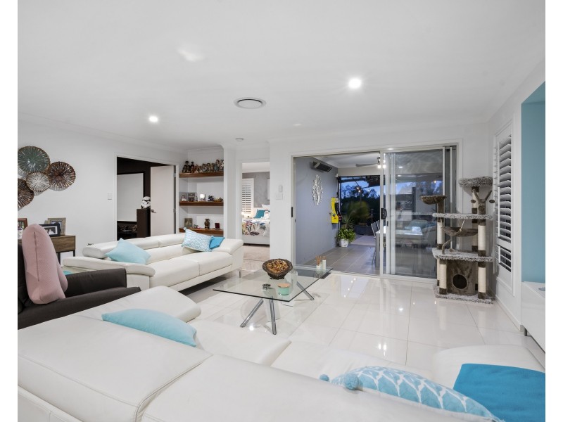 37 Whitsunday Circuit, Pimpama QLD 4209