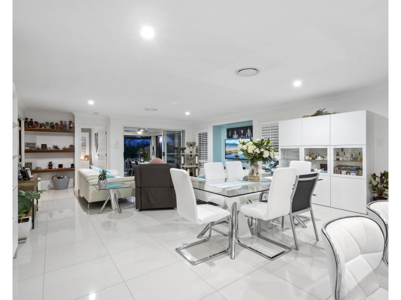 37 Whitsunday Circuit, Pimpama QLD 4209