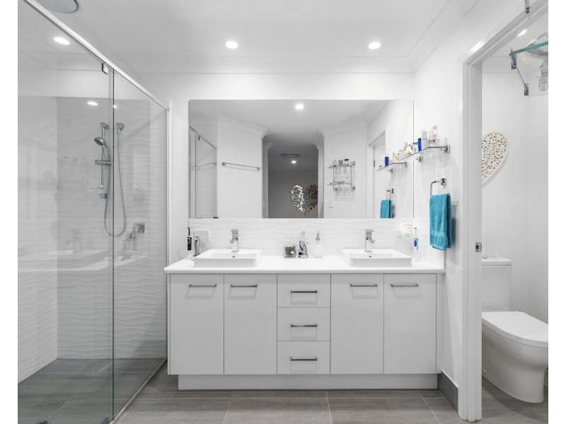 37 Whitsunday Circuit, Pimpama QLD 4209