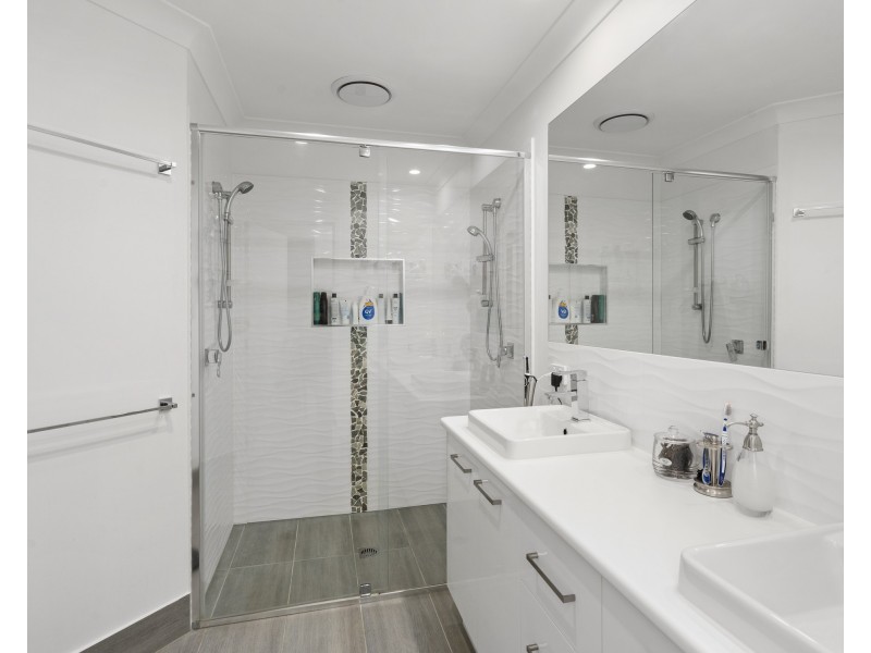 37 Whitsunday Circuit, Pimpama QLD 4209