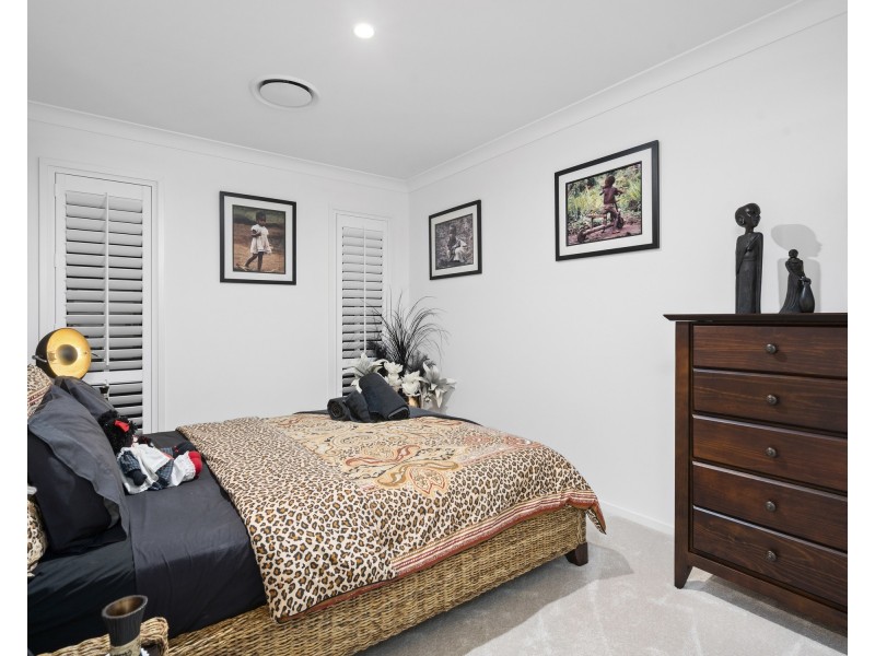 37 Whitsunday Circuit, Pimpama QLD 4209