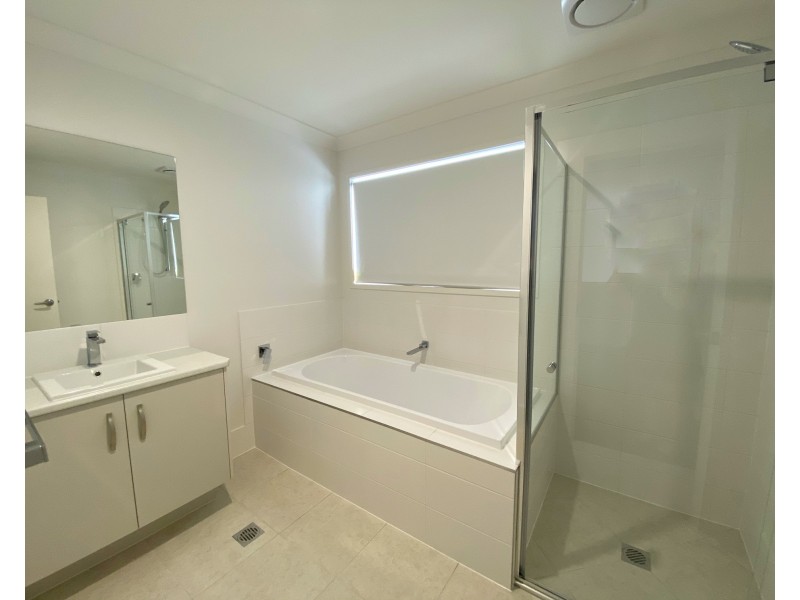 45 Lanier Close, Oxenford QLD 4210