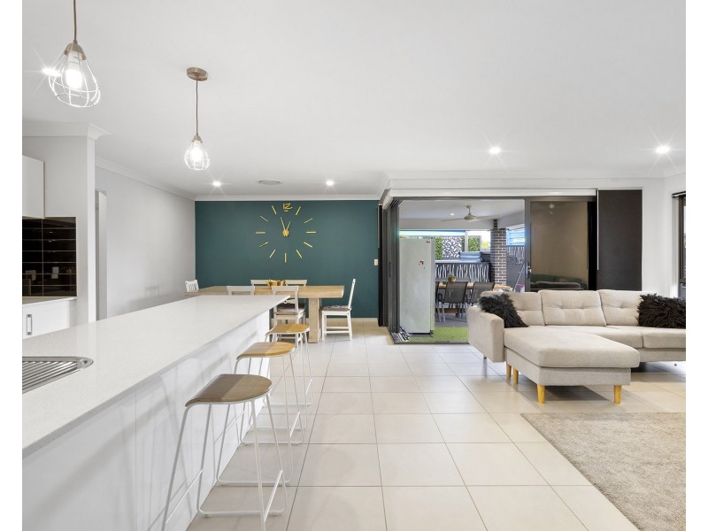 6 Elsie Way, Logan Reserve QLD 4133