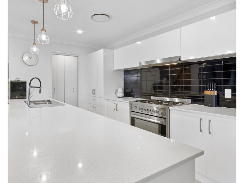 6 Elsie Way, Logan Reserve QLD 4133