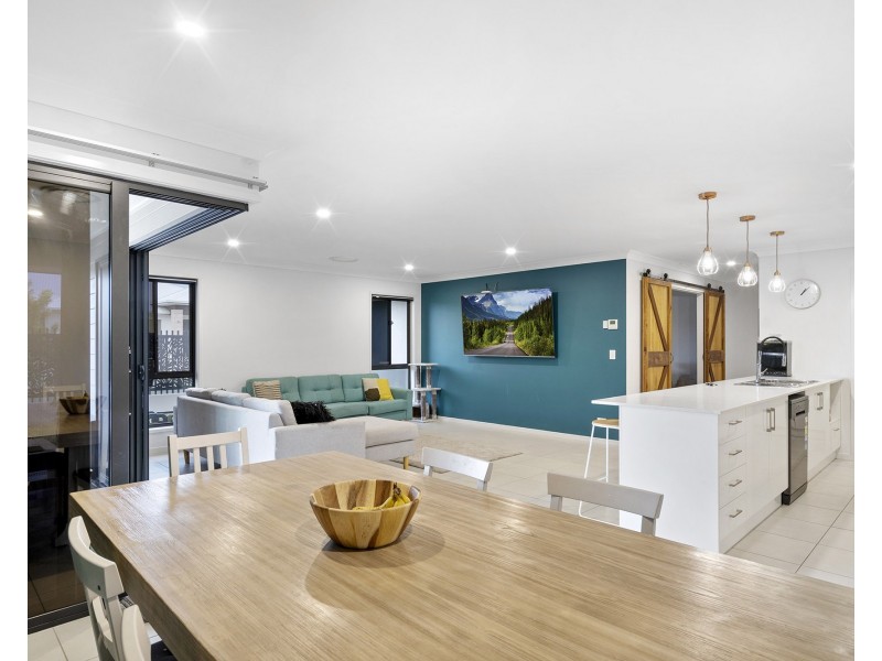 6 Elsie Way, Logan Reserve QLD 4133