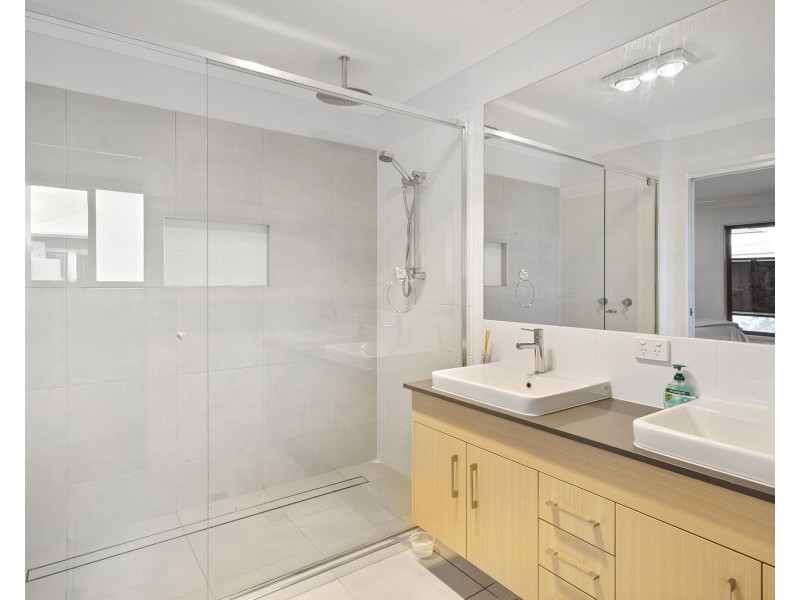 6 Elsie Way, Logan Reserve QLD 4133